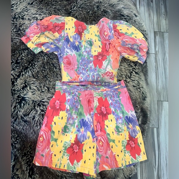 Beautiful Amanda Uprichard Floral set, top xs and shorts small - Picture 7 of 15